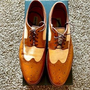 Johnston & Murphy canvas and tan wingtip men’s dress shoe size 8.5 $13